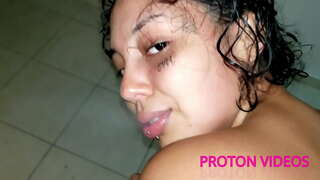 Questa è una scena di fumare con la bella tattoed modello femminile. Qui ci bareback cazzo la sua bella figa, mentre lei è il fumo. Per chi, come il fumo. Due angoli compresi POV.