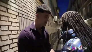 Нӓлмӹ чувак буровой брюнетка похотливый эксгибиционистка