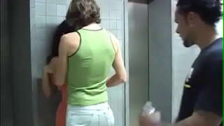 مونيكا ماتوس في واحدة من أول فيديو لها مونيكا ماتوس في واحدة من أول فيديو لها