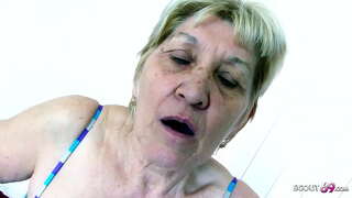 ɝ�常古老奶奶咖啡具有性别与怪物的年轻人的公鸡